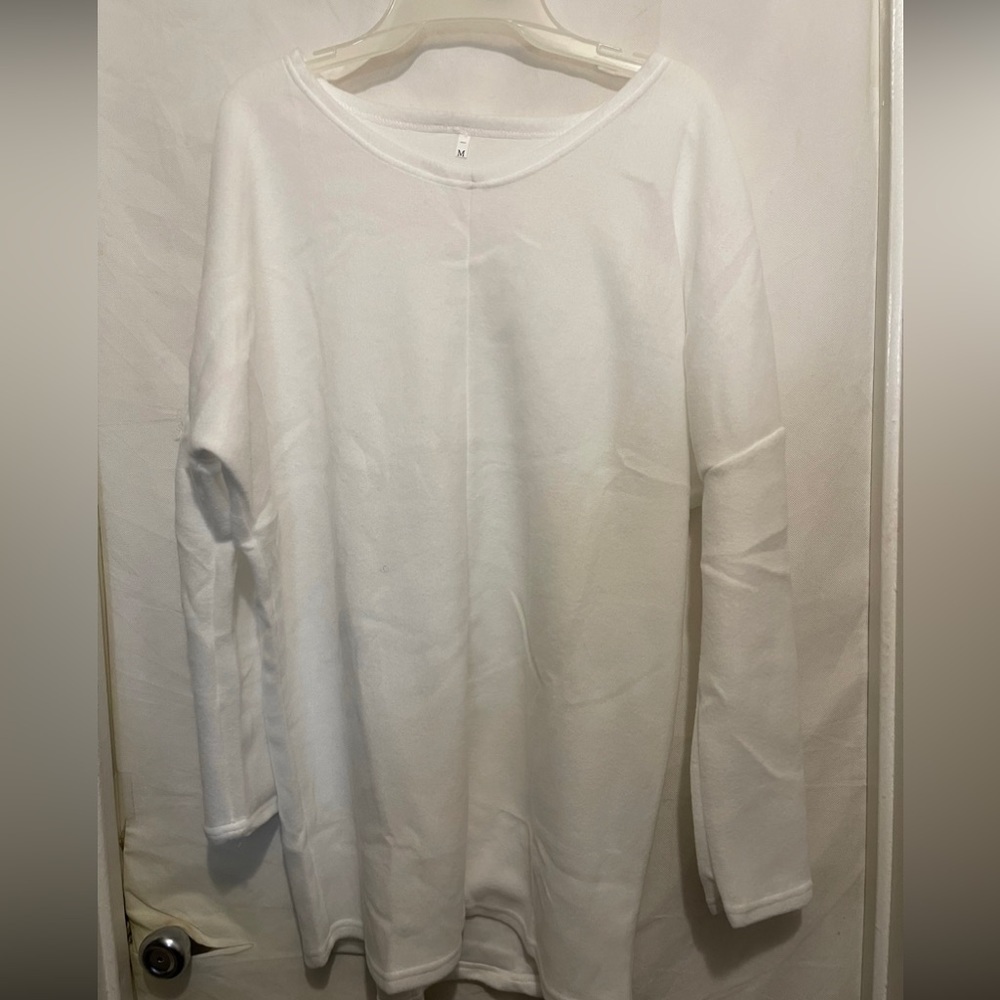 Women’s white long sleeve shirt sweater blouse